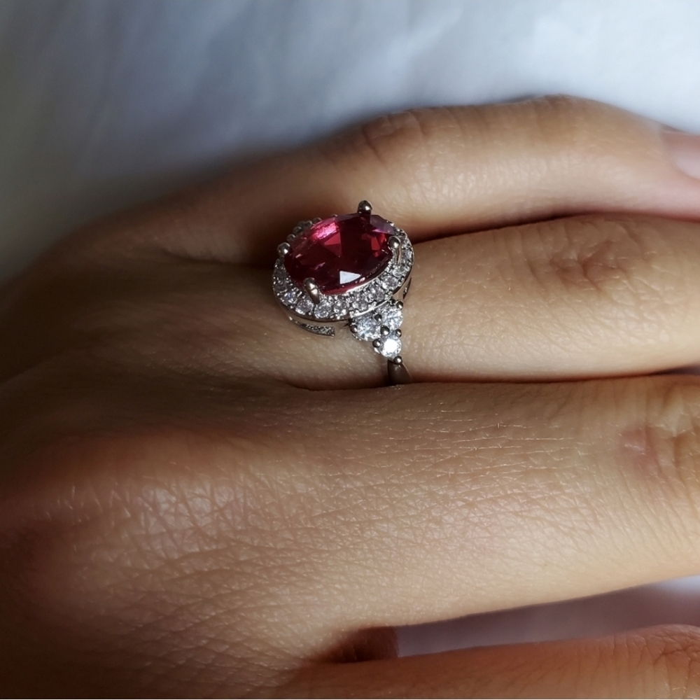 New Beautiful Oval Cut Ruby Ring - Picture 3 of 8